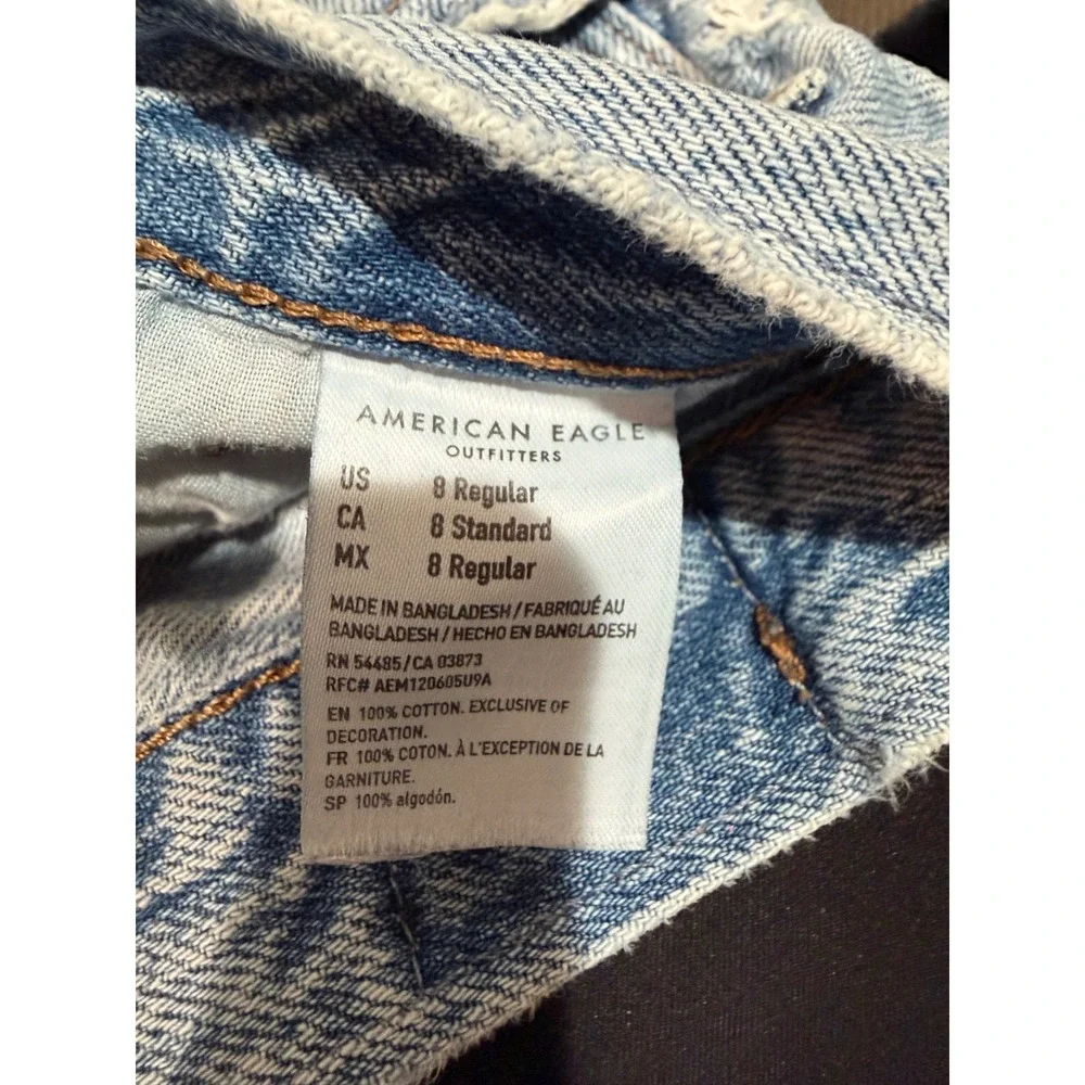 American Eagle Distressed Denim Shorts Light Wash High Rise Raw Hem Size 8